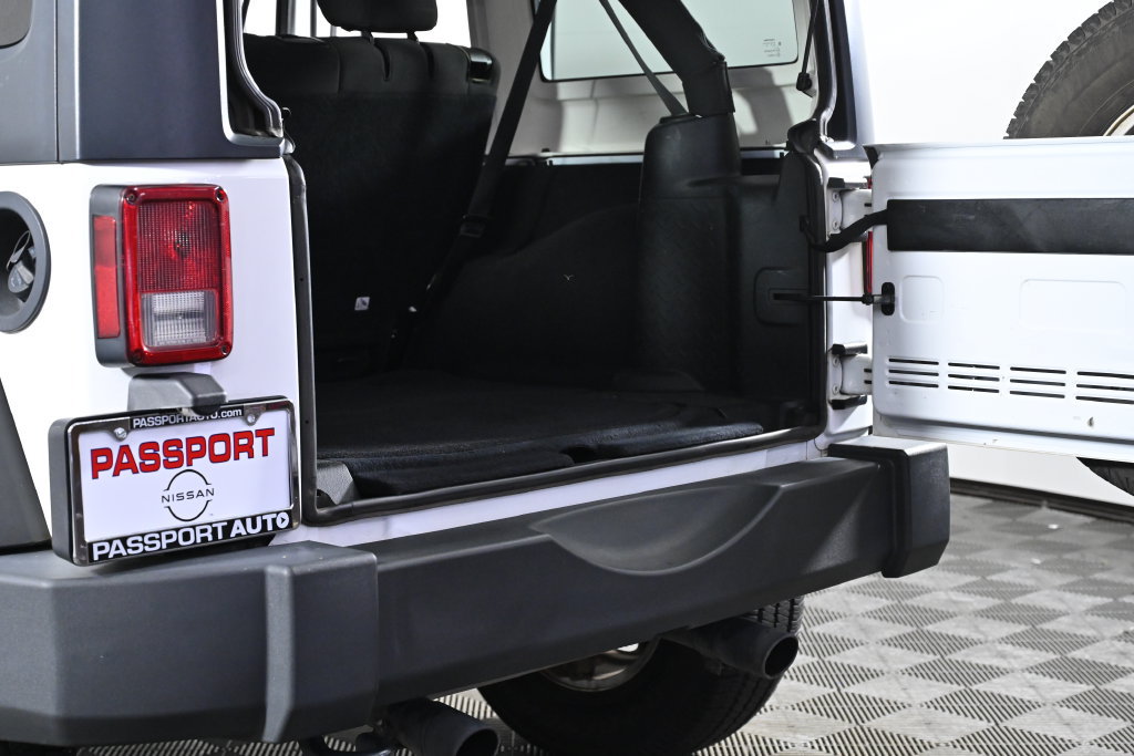Used 2018 Jeep Wrangler Unlimited Sport S AWD/4WD image 28