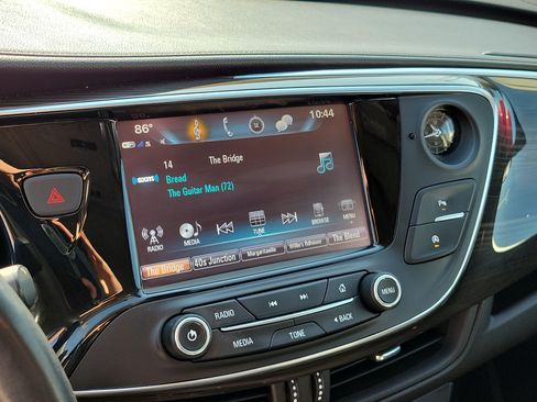 Used 2019 Buick Envision Essence FWD image 26