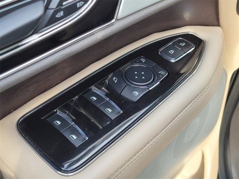 Used 2023 Lincoln Navigator Reserve image 19
