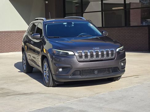 Used 2019 Jeep Cherokee Latitude Plus image 1