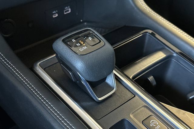 Used 2023 Nissan Pathfinder Platinum FWD image 21