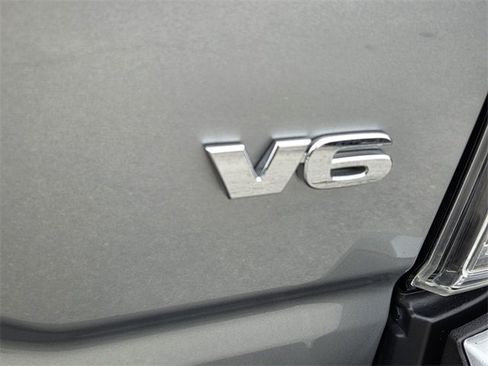 Used 2023 Toyota Tacoma Limited image 18
