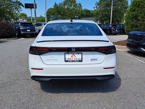 Used 2025 Honda Accord Sport image 6