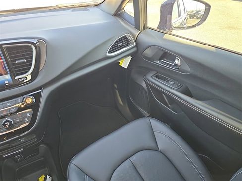 New 2026 Chrysler Voyager LX image 12