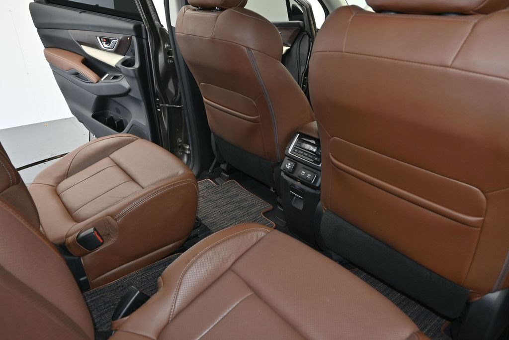 Used 2022 Subaru Ascent Touring w/ Popular Package #2A AWD/4WD image 11