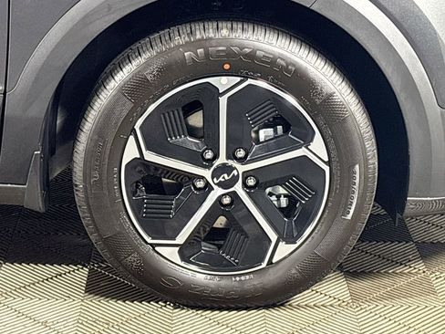 New 2025 Kia Niro EX image 22