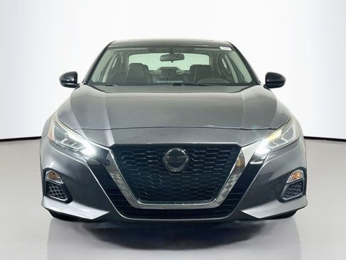 Used 2019 Nissan Altima 2.5 SR w/ SR Premium Package AWD/4WD image 2