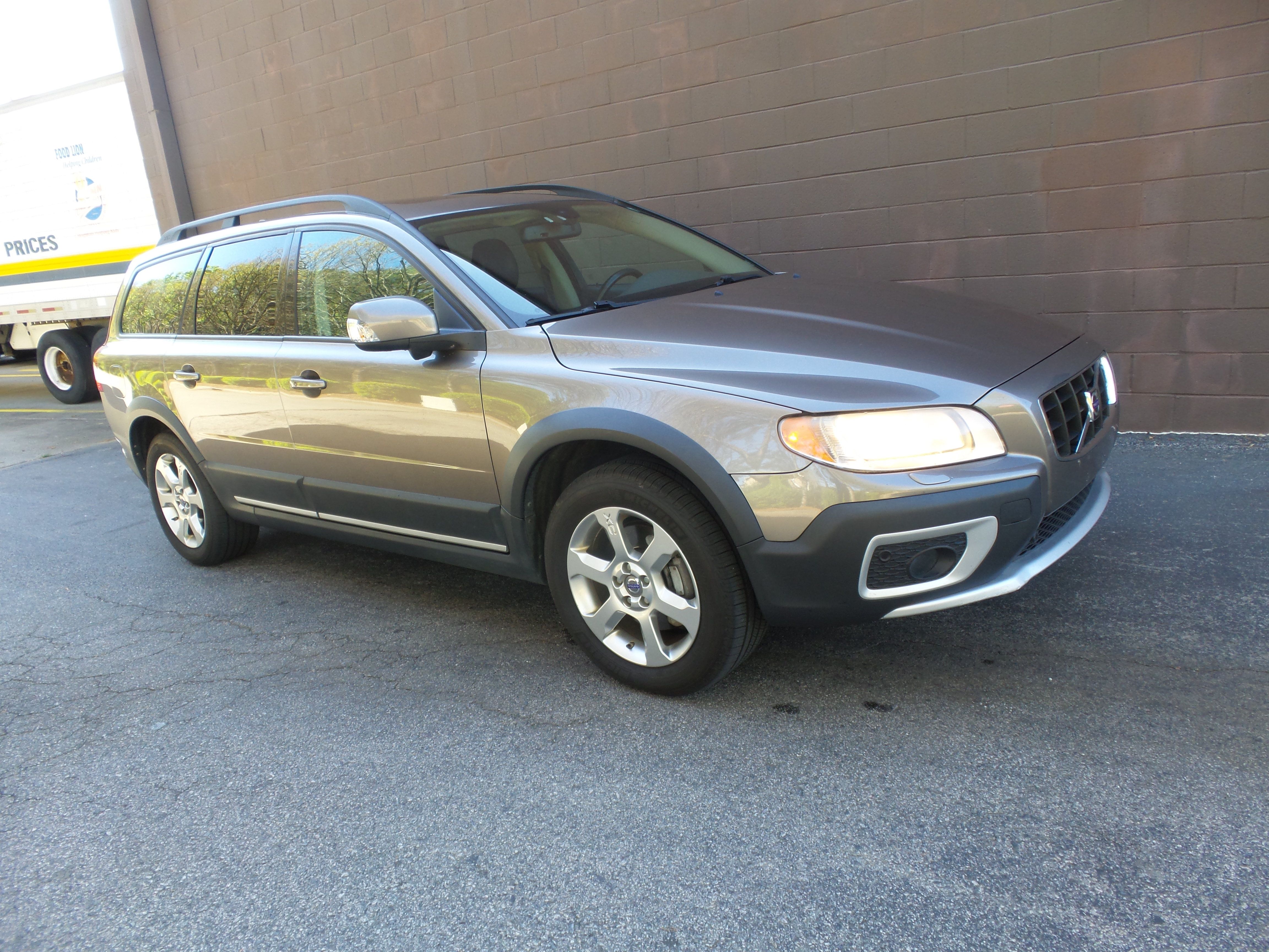 Used 2008 Volvo XC70 3.2 AWD/4WD image 1