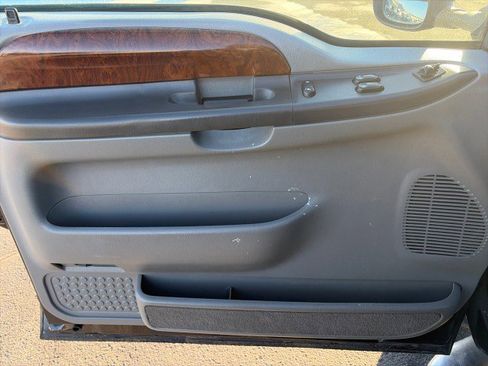 Used 2003 Ford F350 Lariat image 12