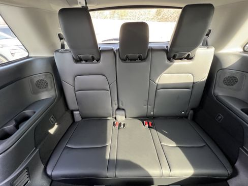 New 2026 Nissan Pathfinder Platinum FWD image 30