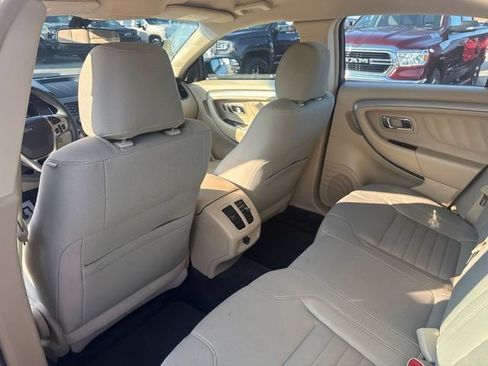 Used 2018 Ford Taurus SE FWD image 12