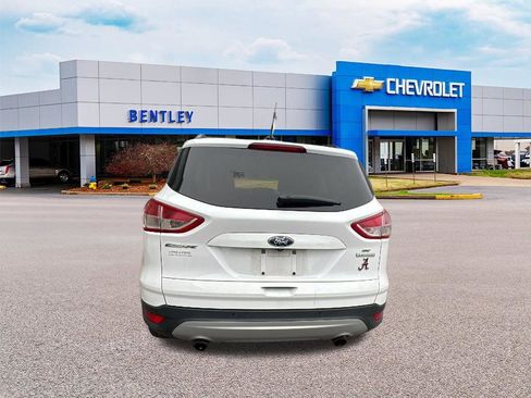 Used 2016 Ford Escape SE w/ Equipment Group 201A image 4