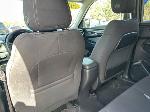 Used 2025 Chevrolet TrailBlazer LT image 34