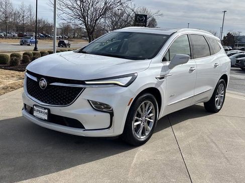 Used 2023 Buick Enclave Avenir w/ Avenir Technology Package image 12