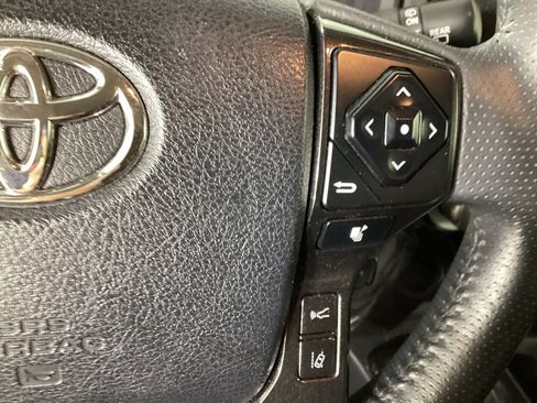Used 2021 Toyota 4Runner Venture w/ Moonroof Package AWD/4WD image 22
