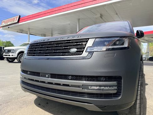 Used 2022 Land Rover Range Rover Long Wheelbase SE image 16