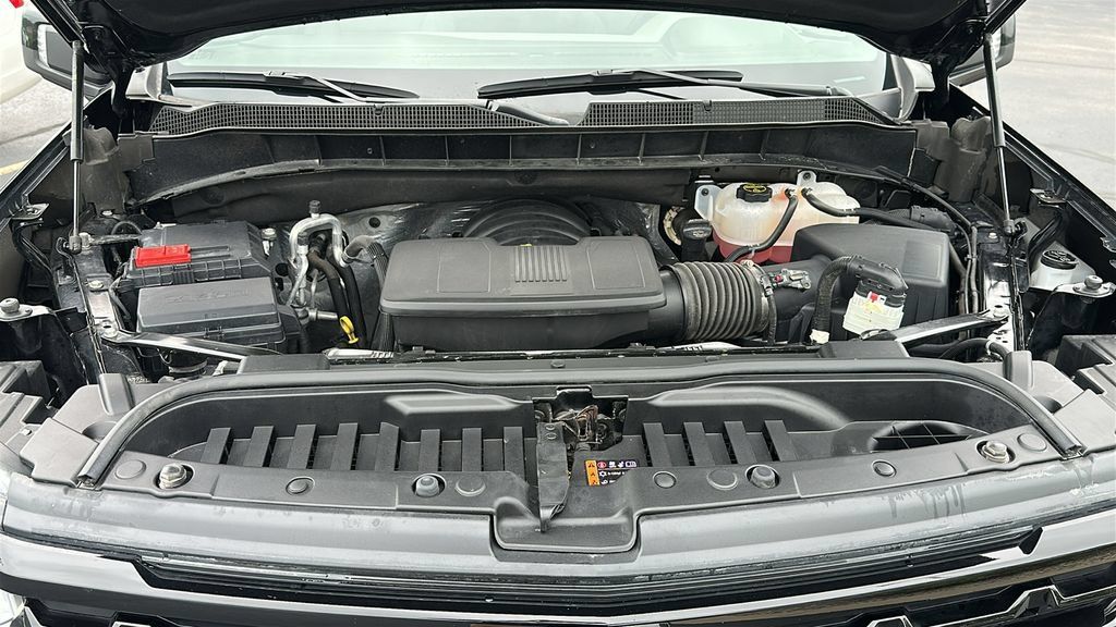 Used 2024 Chevrolet Silverado 1500 RST AWD/4WD image 32