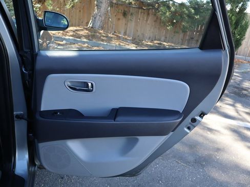 Used 2010 Hyundai Elantra SE FWD image 25
