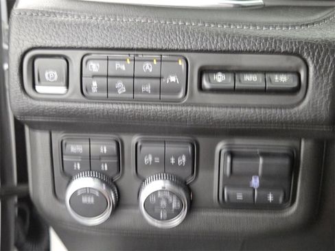 Used 2023 GMC Yukon Denali w/ Advanced Technology Package image 42