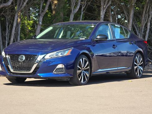 Used 2021 Nissan Altima 2.5 SR w/ SR Premium Package FWD image 8