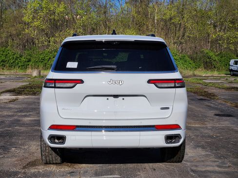 New 2025 Jeep Grand Cherokee L Overland w/ Luxury Tech Group IV image 15