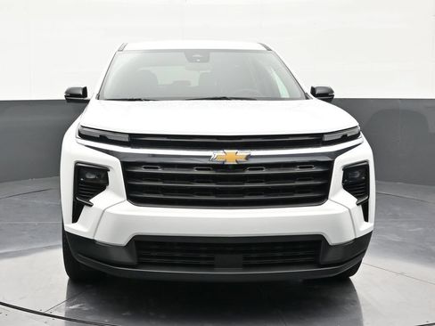 Used 2024 Chevrolet Traverse LS FWD image 8