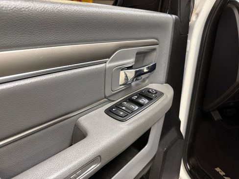 Used 2018 RAM 2500 SLT AWD/4WD image 30
