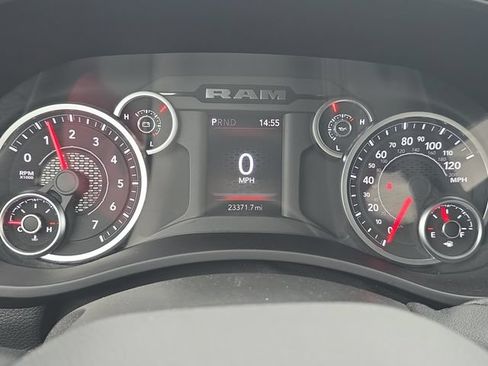Used 2025 RAM 2500 Big Horn AWD/4WD image 15
