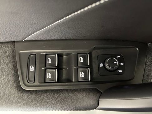 Used 2024 Volkswagen Tiguan SE R-Line AWD/4WD image 29