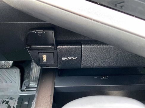 Used 2022 Toyota Camry XSE image 33