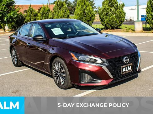 Used 2025 Nissan Altima 2.5 SV FWD image 4