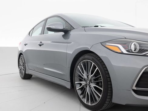 Used 2018 Hyundai Elantra Sport w/ Sport Premium Package 03 FWD image 11