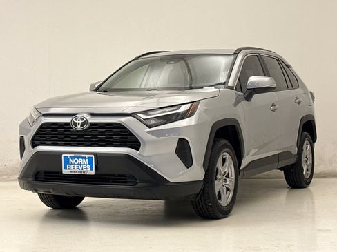 Used 2025 Toyota RAV4 XLE w/ Convenience Package FWD image 2