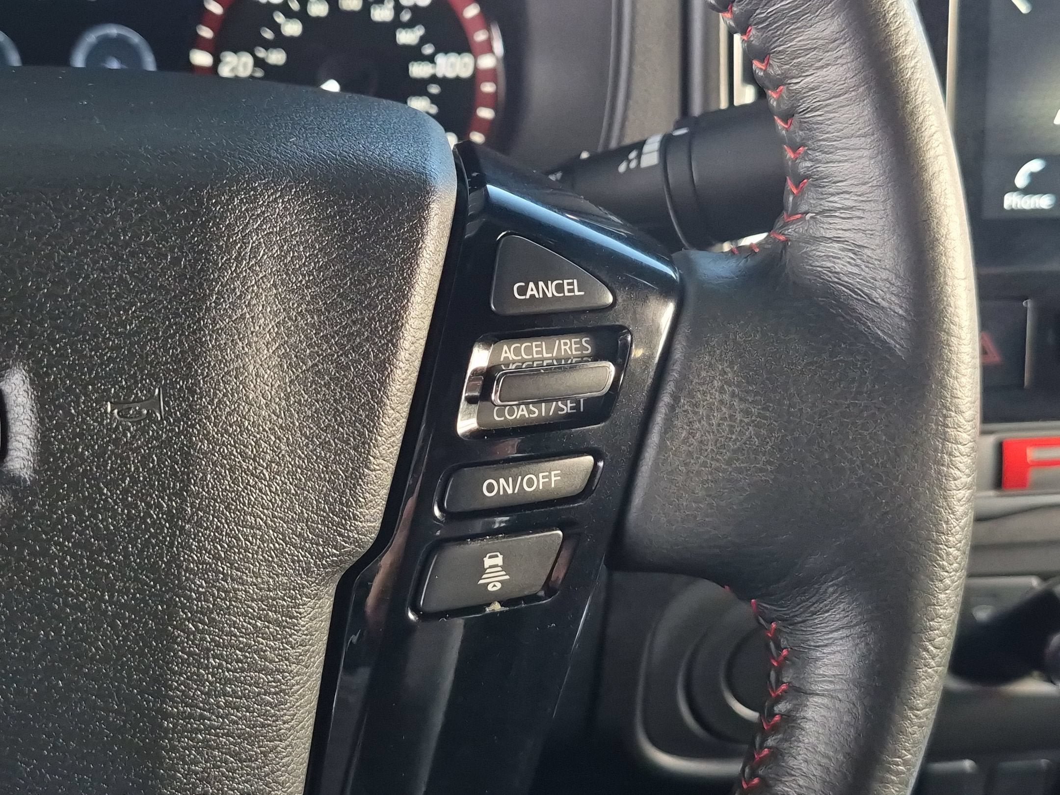 Used 2025 Nissan Frontier Pro-X RWD image 17