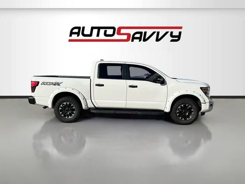 Used 2022 Nissan Titan PRO-4X w/ Pro-4x Convenience Package AWD/4WD image 8