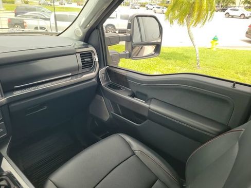 Used 2023 Ford F250 Lariat w/ Lariat Ultimate Package AWD/4WD image 14