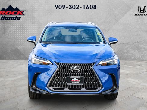 Used 2025 Lexus NX 250 FWD image 2