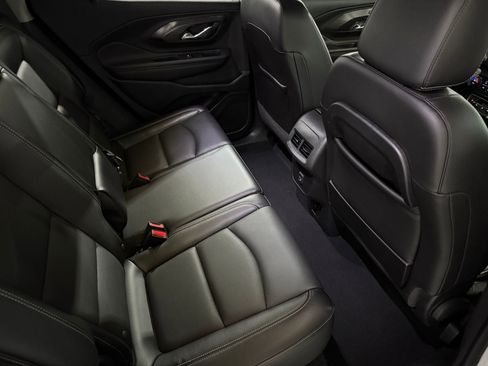 Used 2022 GMC Terrain SLT image 37