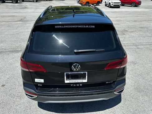 Used 2022 Volkswagen Taos SE AWD/4WD image 4