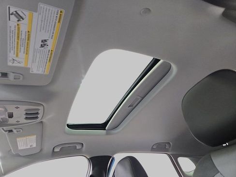 New 2026 Chevrolet Trax LT w/ Sunroof Package FWD image 27