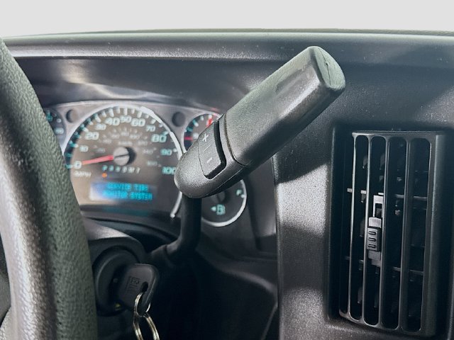 Used 2017 Chevrolet Express 2500 RWD image 17