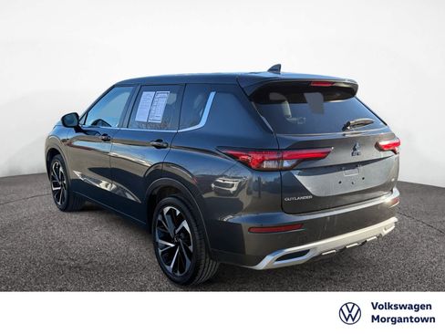 Used 2024 Mitsubishi Outlander SE image 3