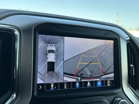 Used 2022 GMC Sierra 2500 SLT w/ SLT Premium Package image 37