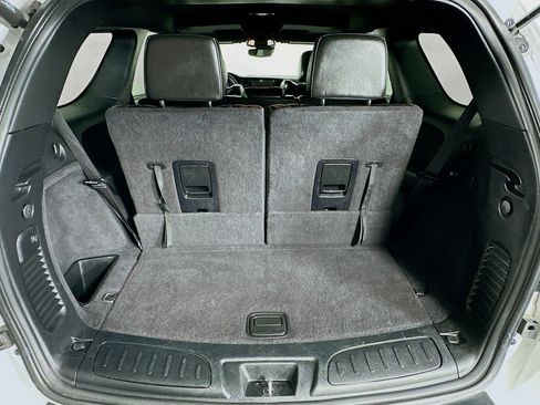 Used 2023 Dodge Durango GT image 23