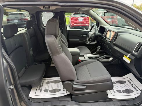 Used 2022 Nissan Frontier SV w/ Technology Package AWD/4WD image 23