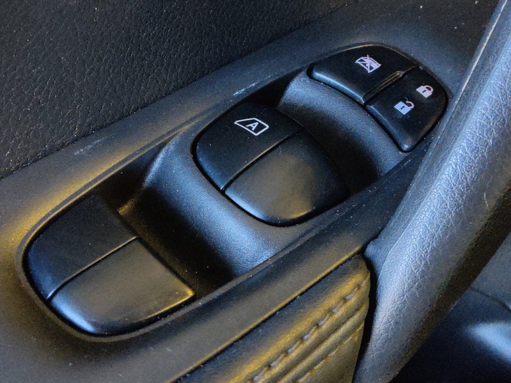 Used 2020 Nissan Rogue Sport S w/ Appearance Package FWD image 27