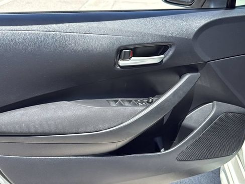 Used 2020 Toyota Corolla LE FWD image 19