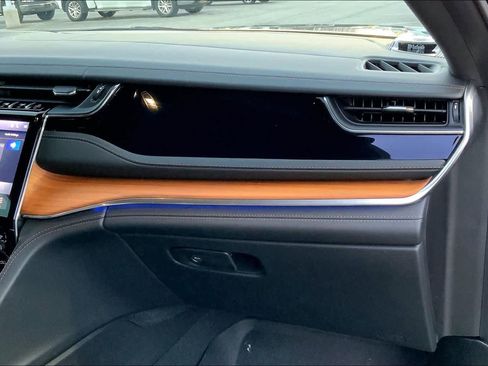 Used 2023 Jeep Grand Cherokee Summit image 19