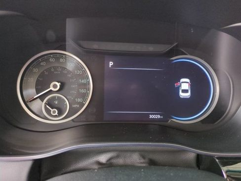 Used 2025 Genesis G70 2.5T RWD image 14