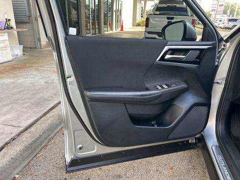 Used 2024 Mitsubishi Outlander ES image 34